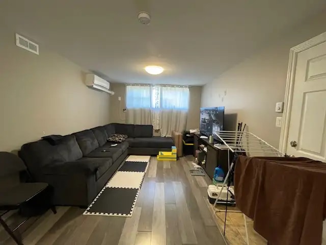 Primary Photo - 104 Katherine Av