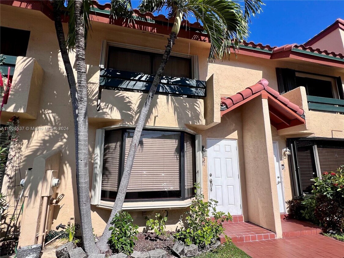 Primary Photo - 10037 SW 77th Ct