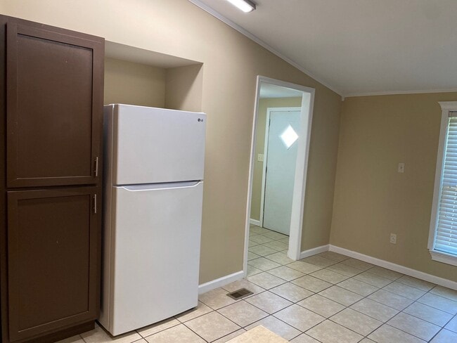 Building Photo - 15 Woodmoss Cv