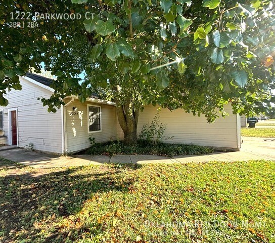 Foto principal - 1222 Parkwood Ct