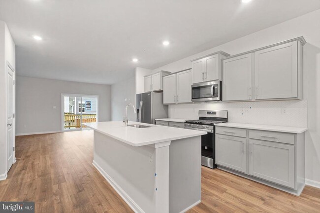 Foto del edificio - 8706 Tavern St