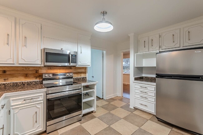 Photo - Fantastic 3 (4-ish) Bed Home | Lawn Care Included