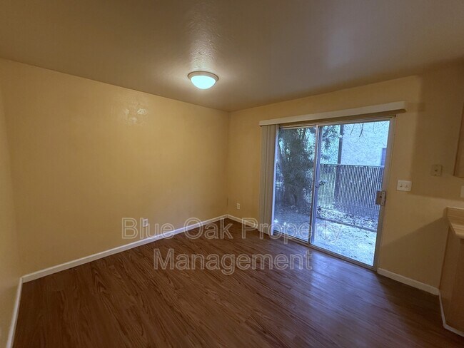 Foto del edificio - 403 Maple St