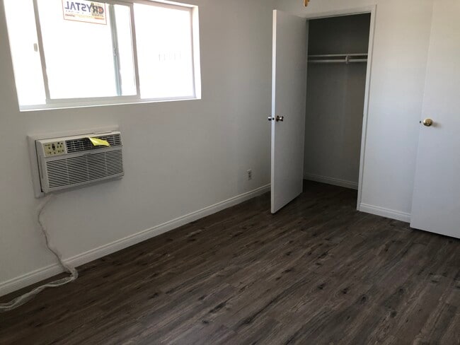 Brand new windows and AC units in each room - 2800 Thornton Ave