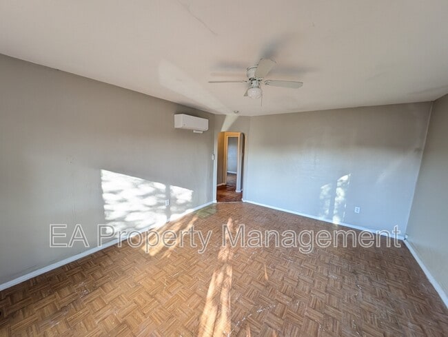 Building Photo - 542 Alvarado Dr SE