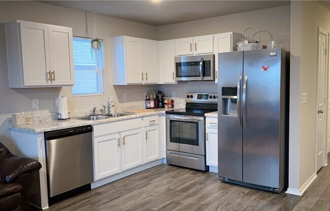 Building Photo - 5504 Beech Grv