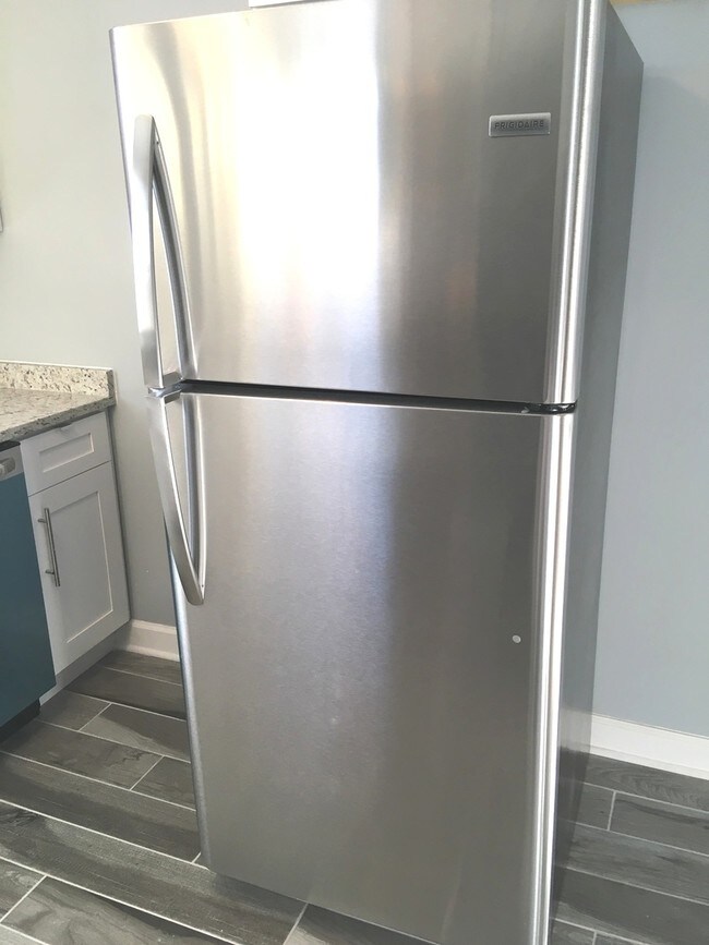 Foto del edificio - 146 Hemlock St