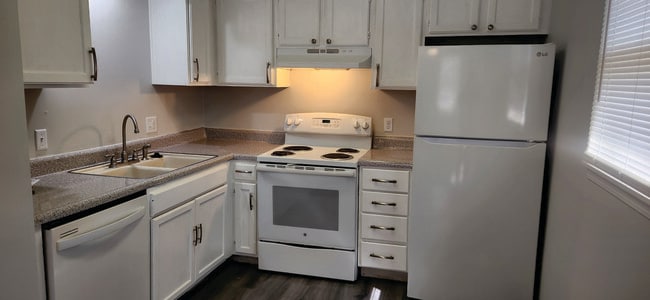 Building Photo - 1429 N Sherman Ave