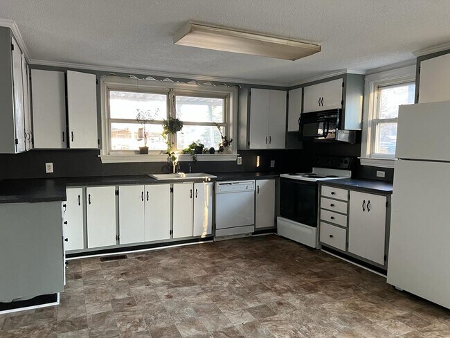 Foto del edificio - 3370 E Ridge Rd