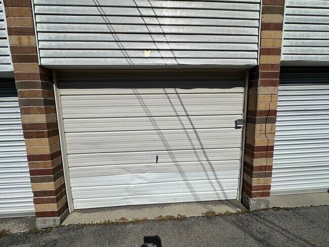 Building Photo - 1257 Vine St