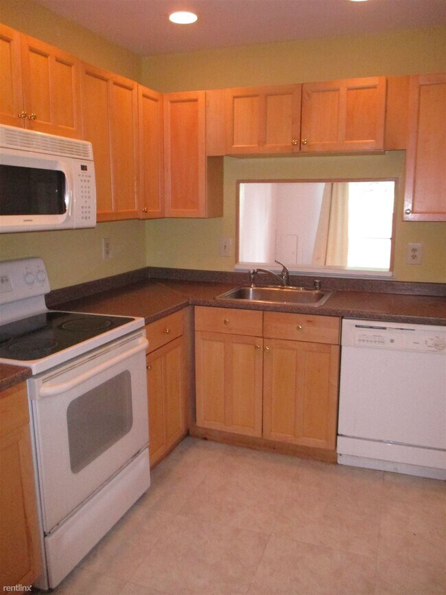 Building Photo - 4 br, 2.5 bath Townhome - 9884 Brookridge Ct