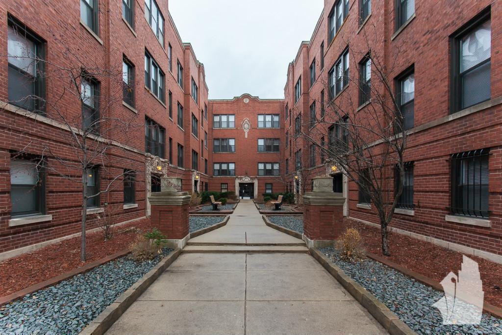 Foto principal - 3523 N Racine Ave
