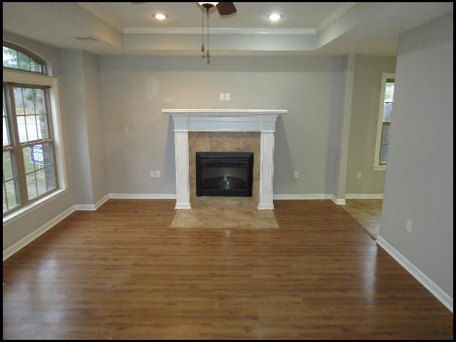 Foto del edificio - 3323 Moss Creek Dr