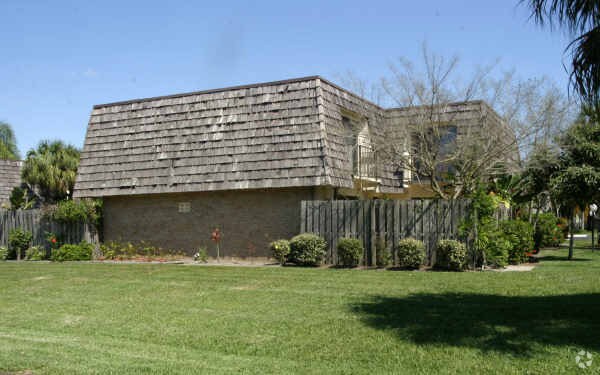 Foto del edificio - Bottlebrush Apartments
