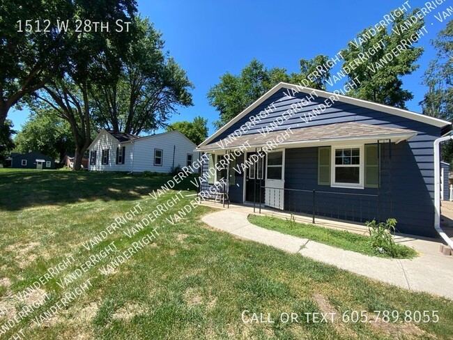 Building Photo - Cozy 2 Bedroom House!