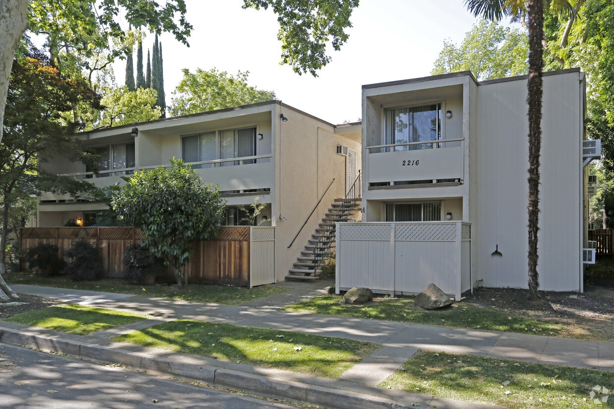 Primary Photo - 2216 G St