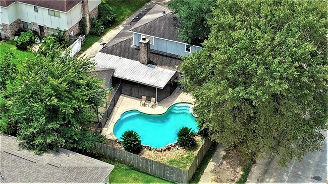 Foto del edificio - 24314 Spring Mill Ln