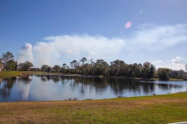 Foto del edificio - 1324 Ballyshannon Pkwy