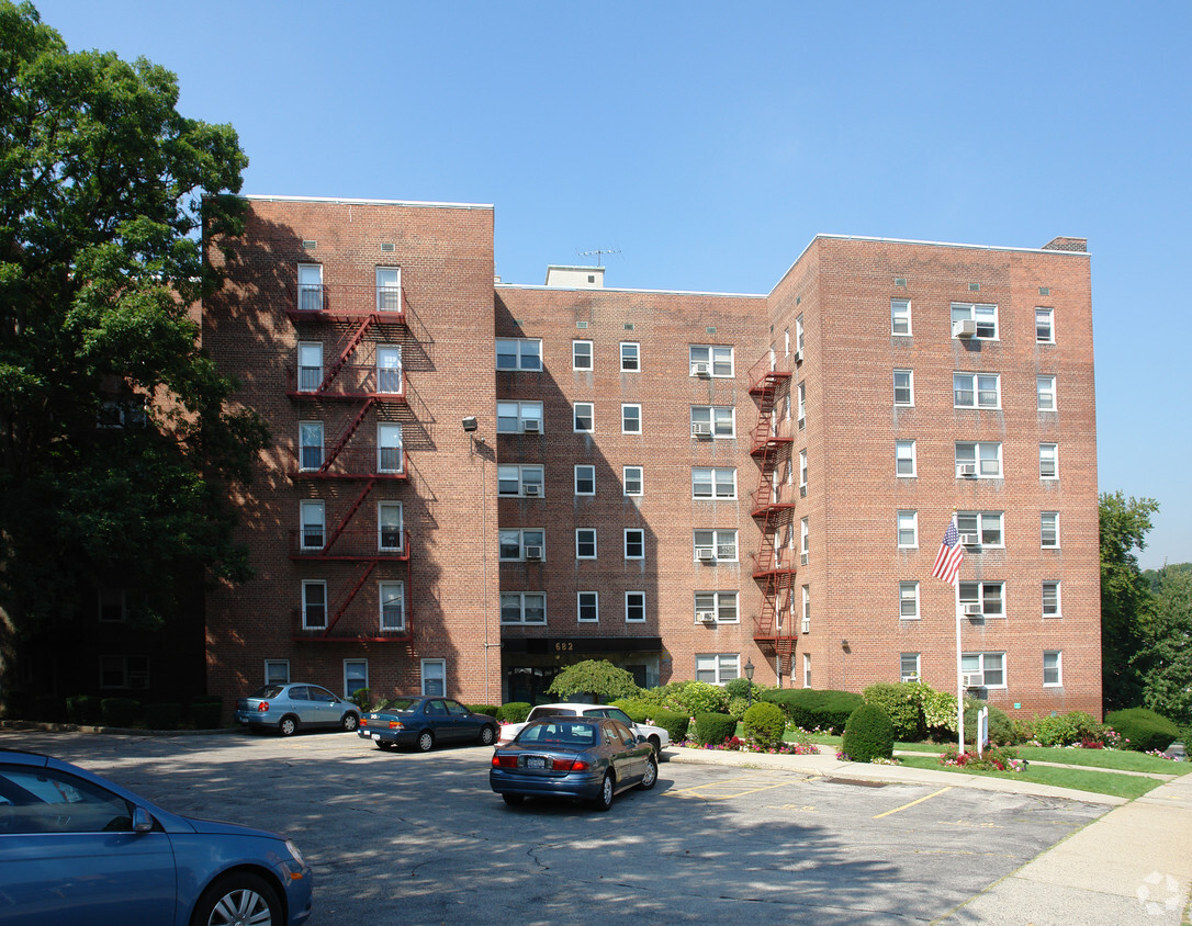 Building Photo - Tuckahoe Terrace