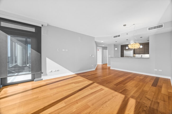 Building Photo - 60 E Monroe St