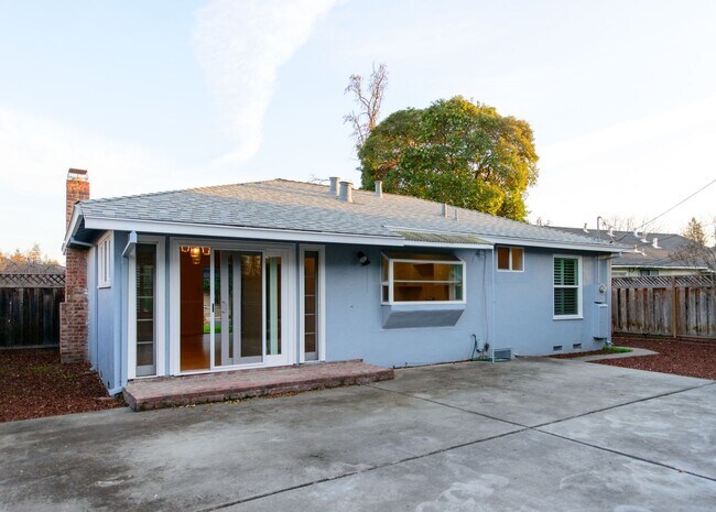 Foto del edificio - 2177 Sunny Vista Dr San Jose, CA 95128