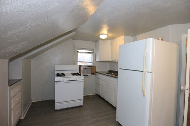 Building Photo - 021