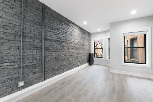 Building Photo - 7738 N Eastlake Ter