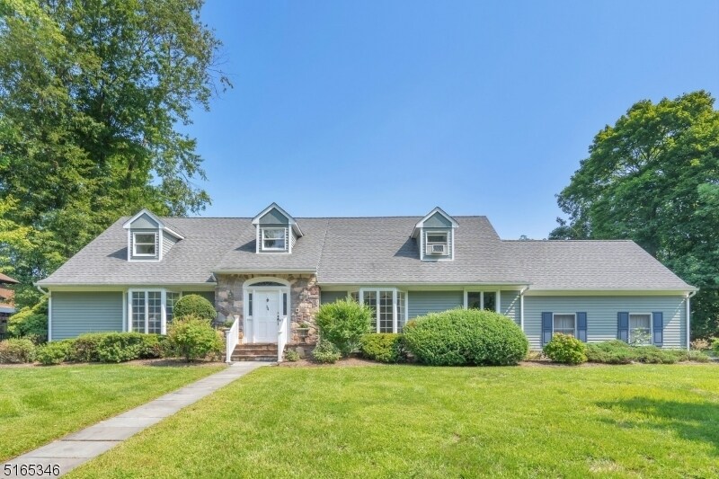 Primary Photo - 34 Woodmere Dr