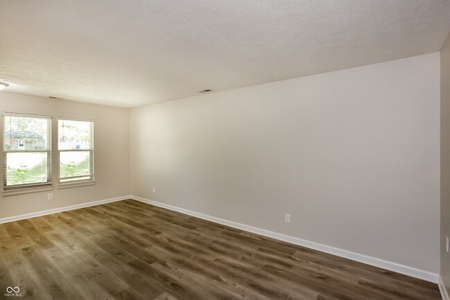 Foto del edificio - 9033 E 12th St