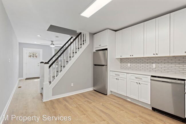 Building Photo - 4 br, 2 bath House - 356 E Elm