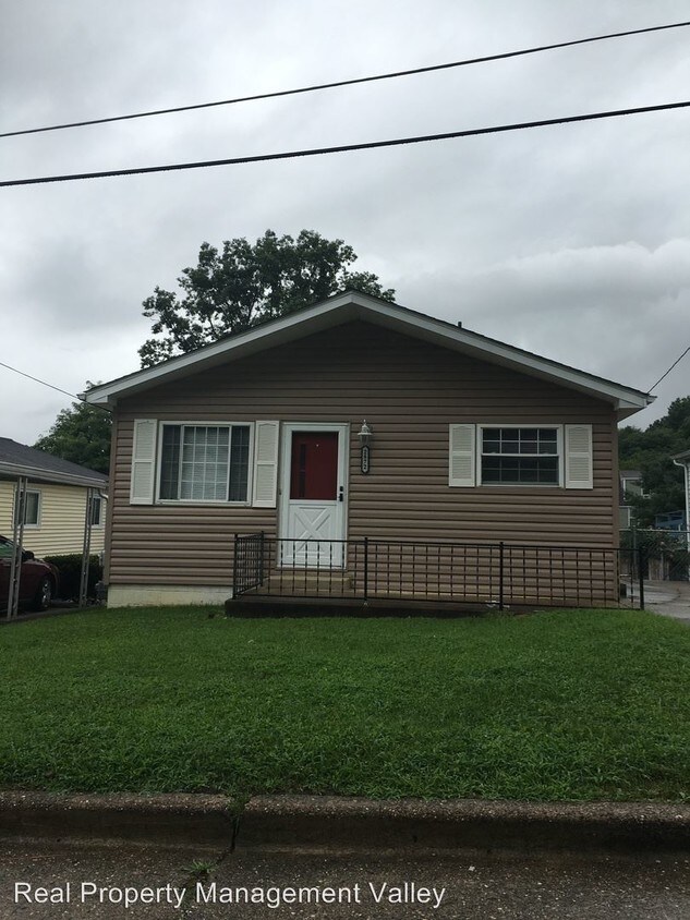 Primary Photo - 2872 Thornburg Rd