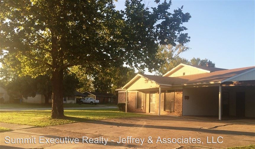Foto principal - 3001 Bragg St
