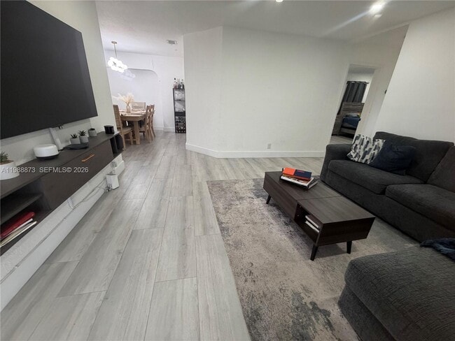 Building Photo - 660 SW 30th Terrace