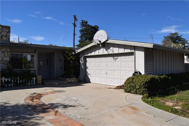 Building Photo - 4 br, 2 bath House - 22346 Hartland St