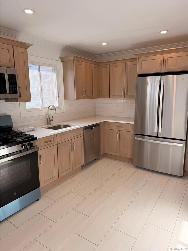 Building Photo - 4 Walnut St