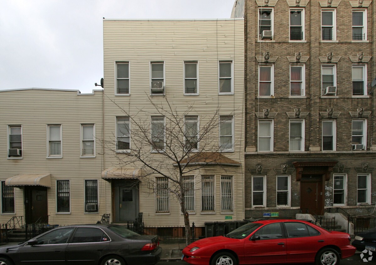 Primary Photo - 285 Troutman St