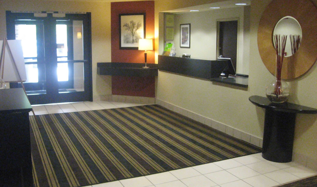 Lobby and Guest Check-in - Furnished Studio - Roseville