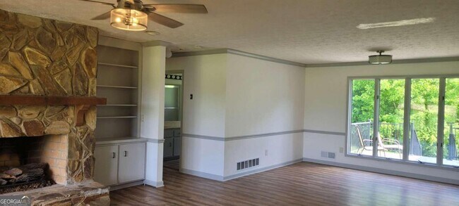 Foto del edificio - 2963 Avery Rd
