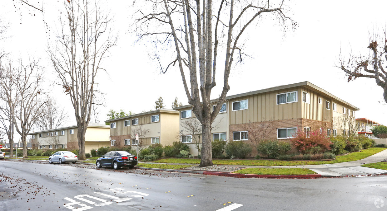 Primary Photo - Saratoga Grove Apartments