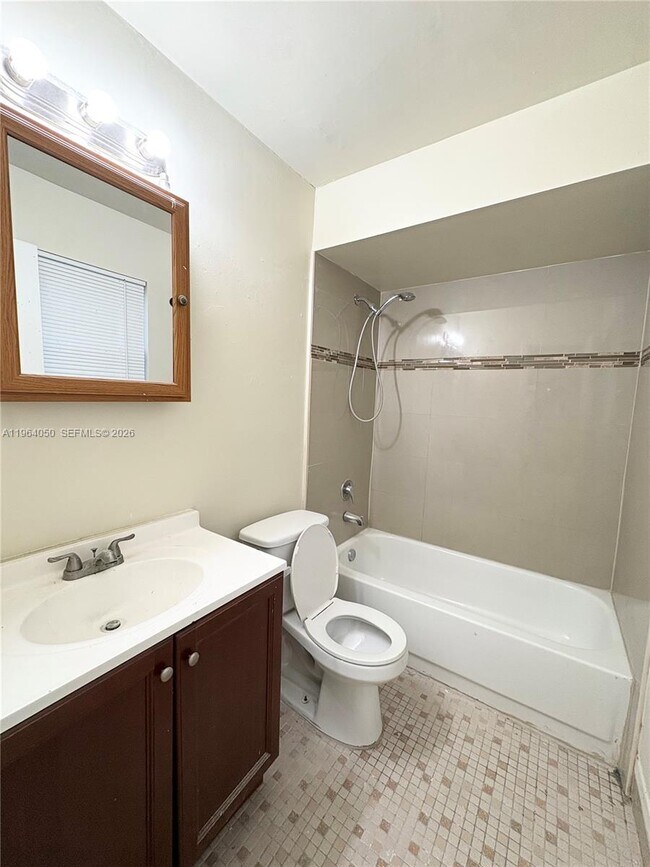 Foto del edificio - 813 SW 10th St