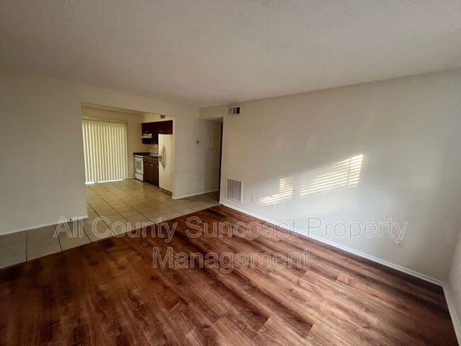 Building Photo - 7450-7435 35th St N