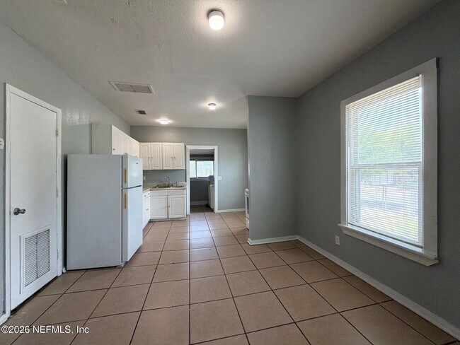 Foto del edificio - 7210 Elwood Ave