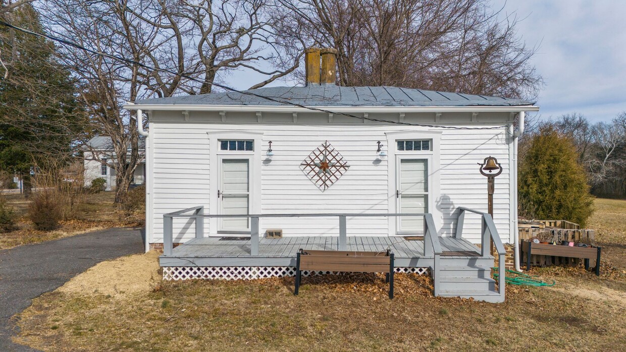 Foto principal - Unique Schoolhouse Turned 1-Bedroom Cottage!