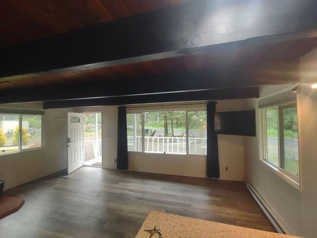 Building Photo - 2+Bedroom Cabin in Serene Setting