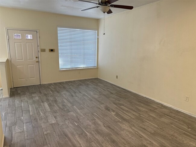 Foto del edificio - 1103 Dulles Ave