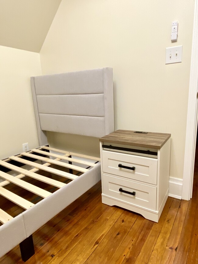 Dormitorio 1 - 1372 Neil Ave