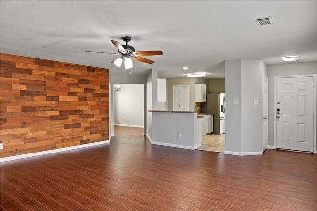 Building Photo - 7303 Foxvista Ln