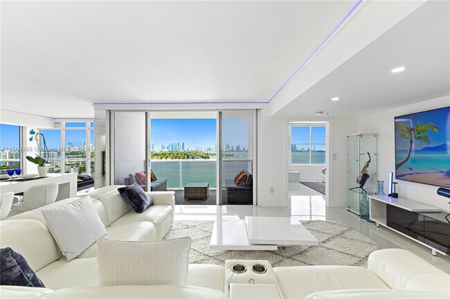 Foto del edificio - 1900 Sunset Harbour Dr