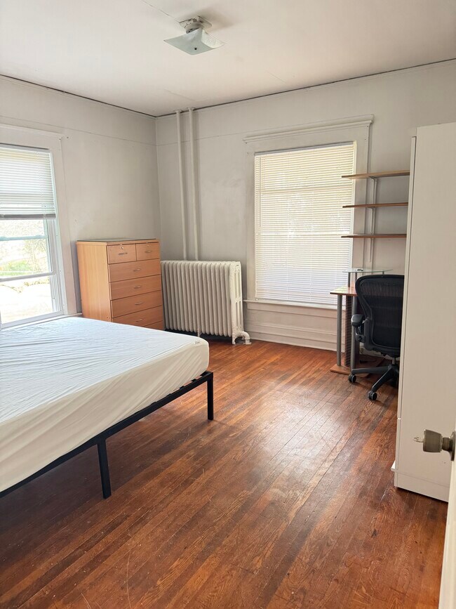 Foto del edificio - 503 Dryden Rd