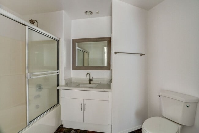 Interior Photo - 2820 Sawtelle Blvd
